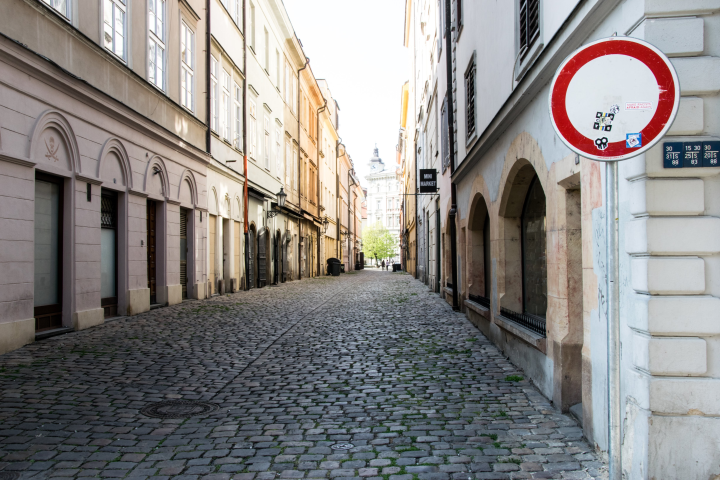 /uploads/posts/0ca2f1880c0c3382d0e98afbf90da1d53bd81763/images/Prague closed.png
